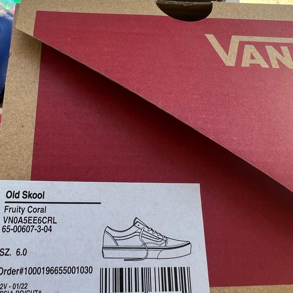 Vans - Picture 2 of 4
